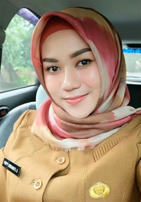 cewek jilbab ngentot|jilbab ngentot Search